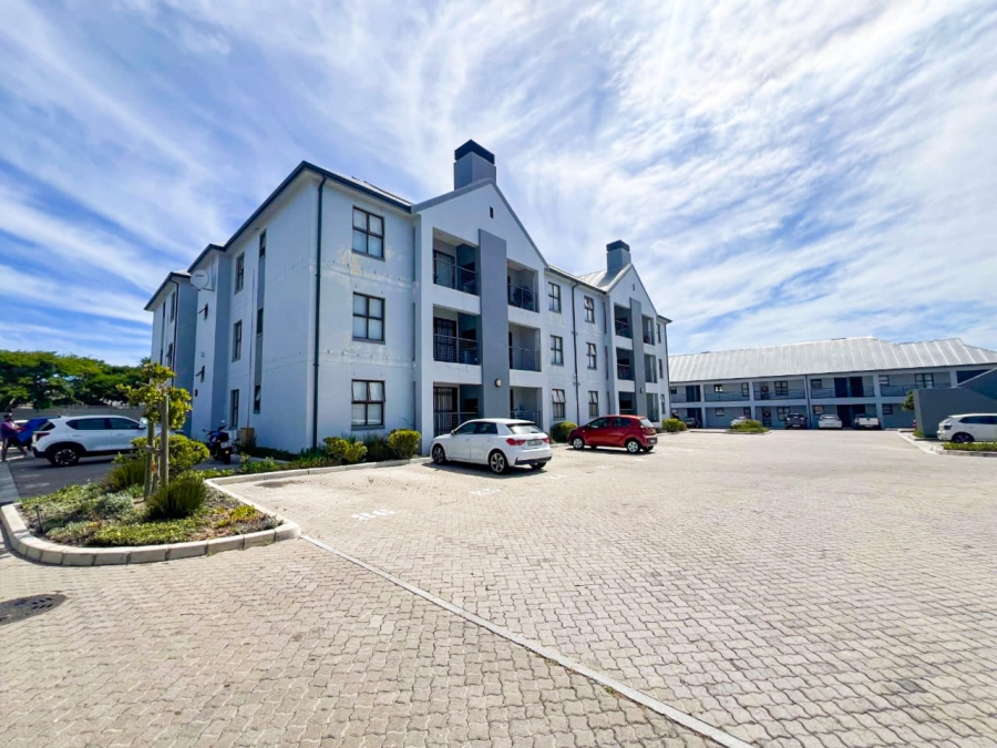 2 Bedroom Property for Sale in Loucharmante Western Cape